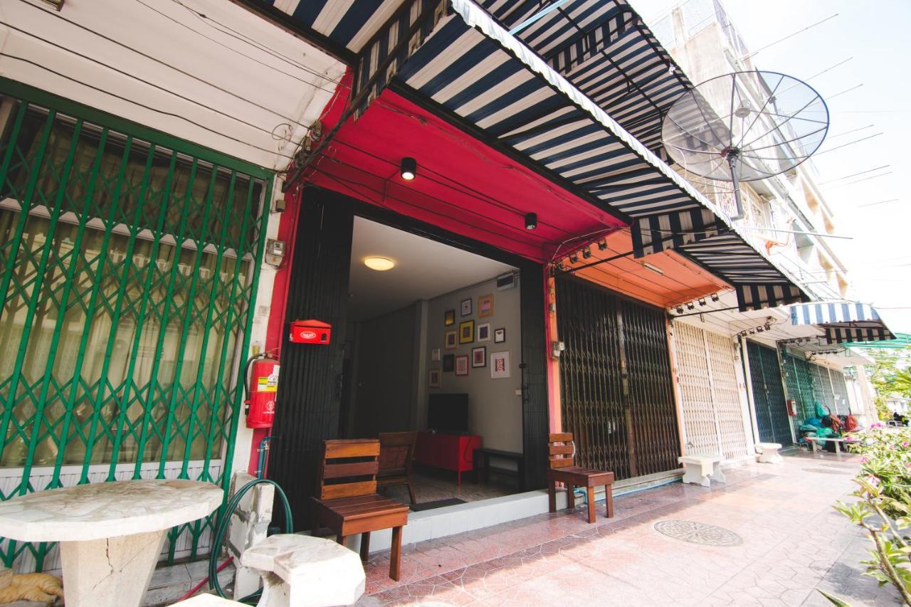 Poppy House Flowers Of Old Bangkok Villa Exterior photo