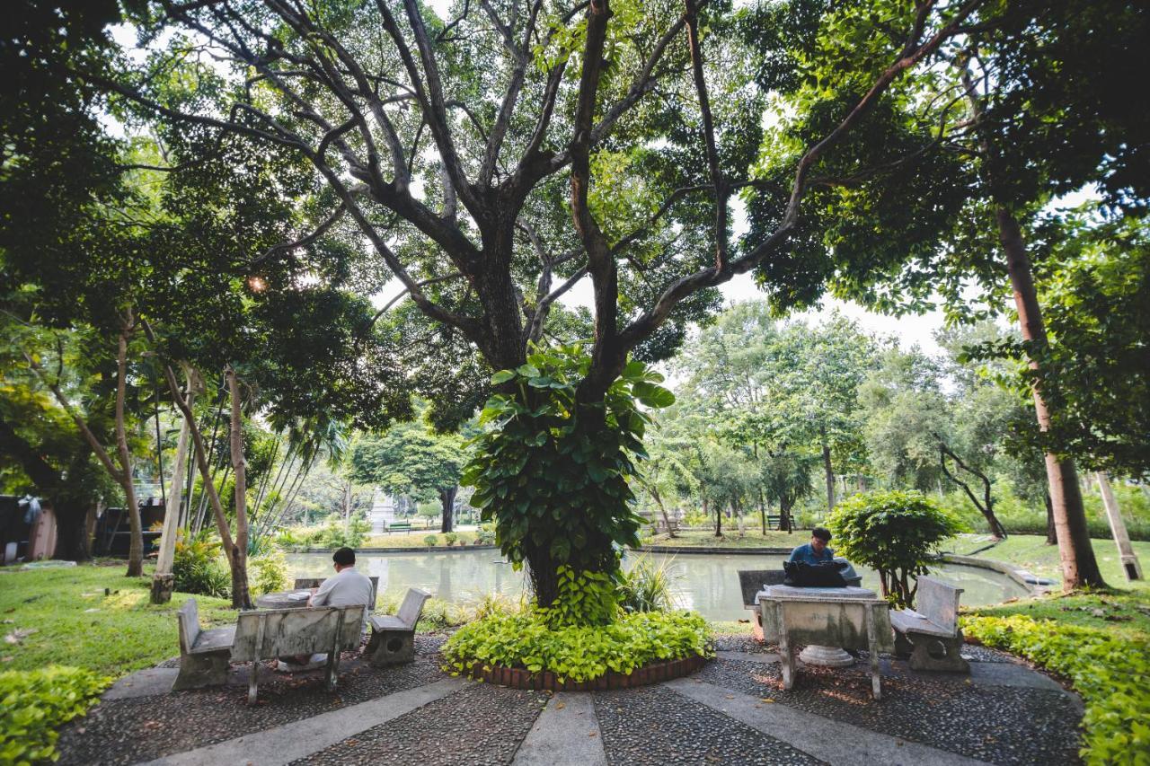 Poppy House Flowers Of Old Bangkok Villa Exterior photo