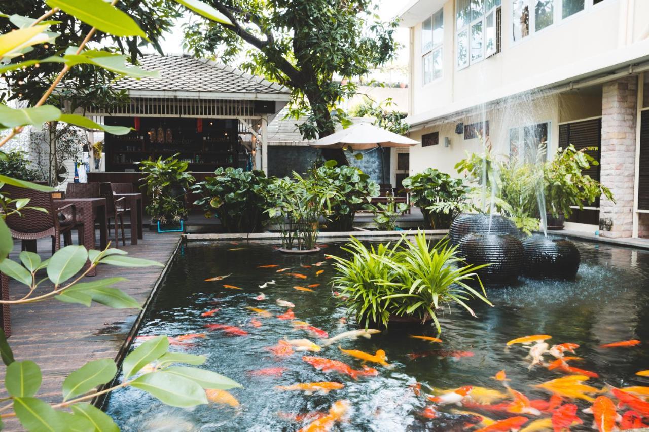 Poppy House Flowers Of Old Bangkok Villa Exterior photo